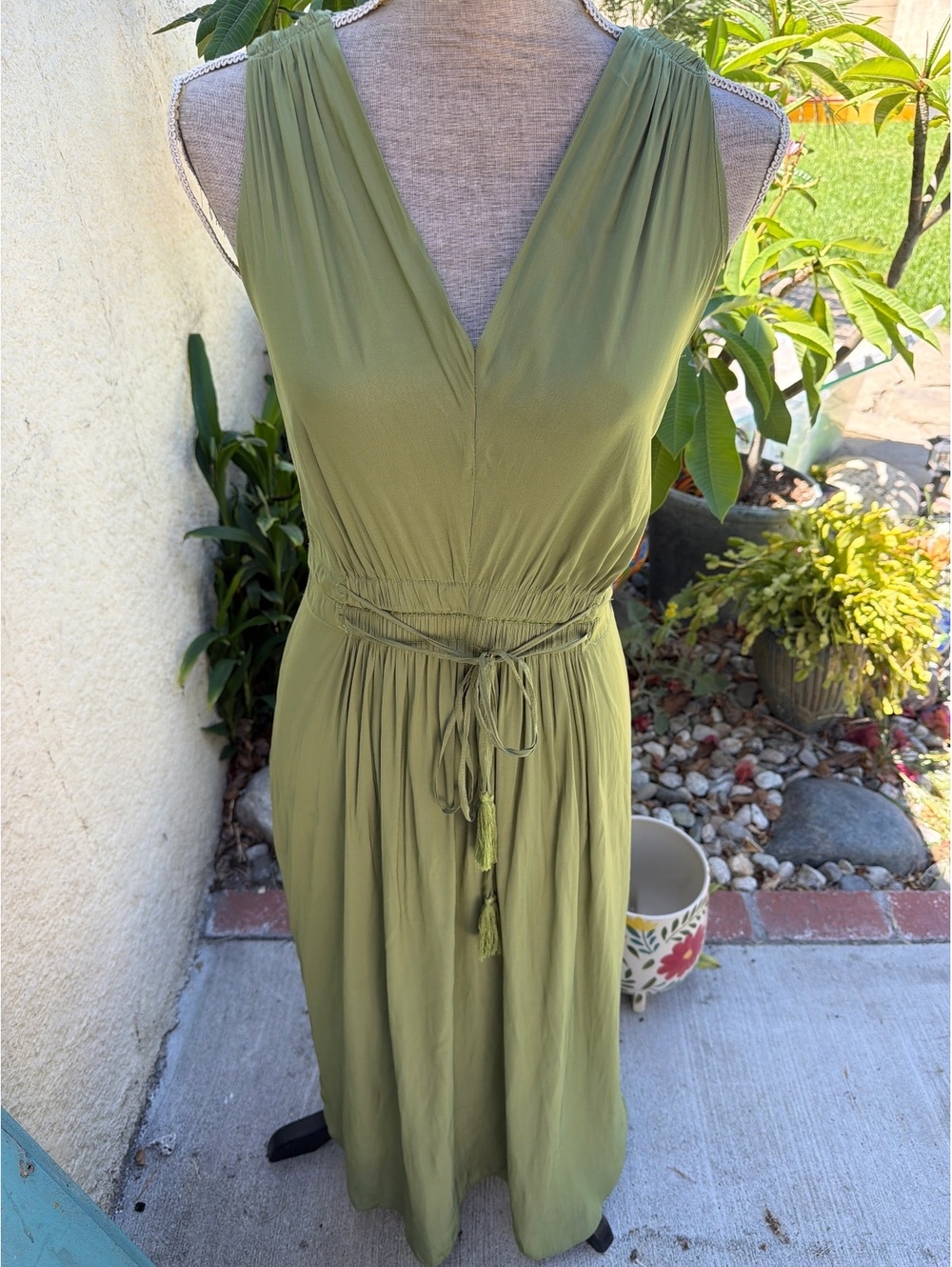 Tahari Women's Olive Green Sleeveless Midi Dress with Tie Waist, Size Small